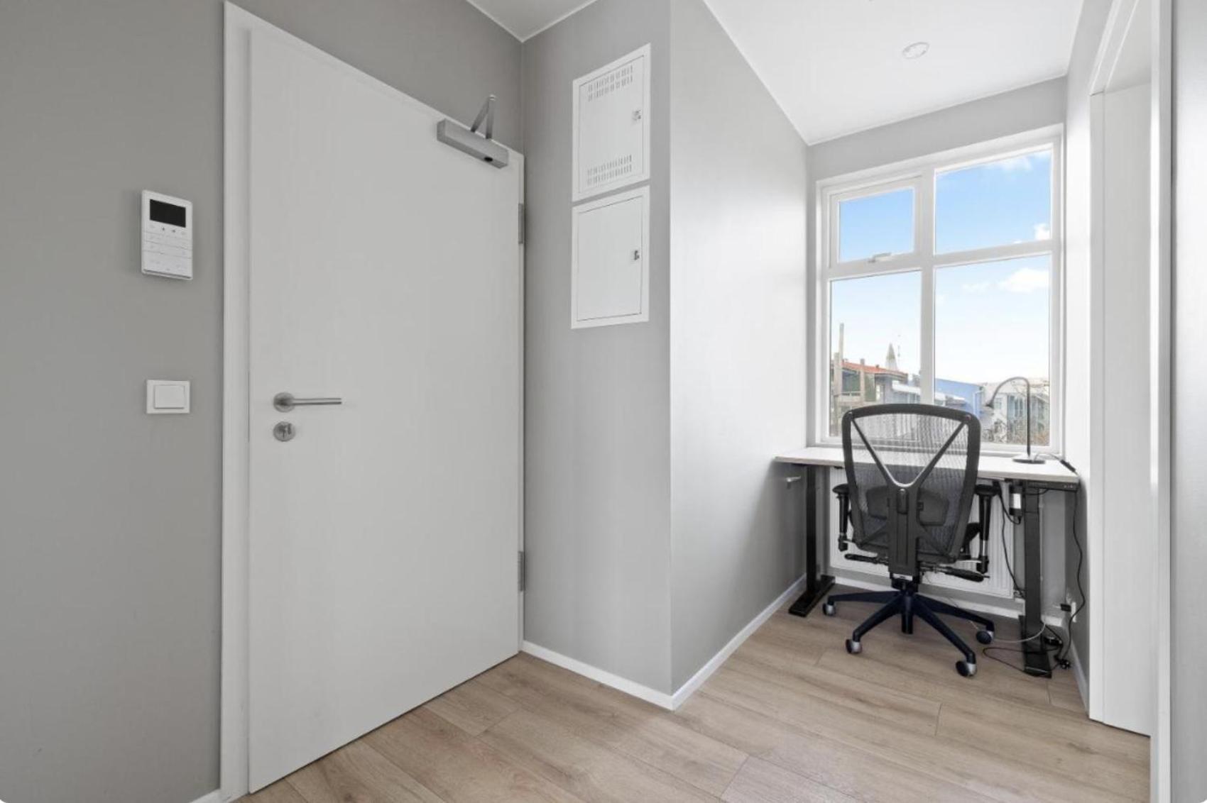 Cheerful Down Town Apartment Reykjavík Eksteriør billede