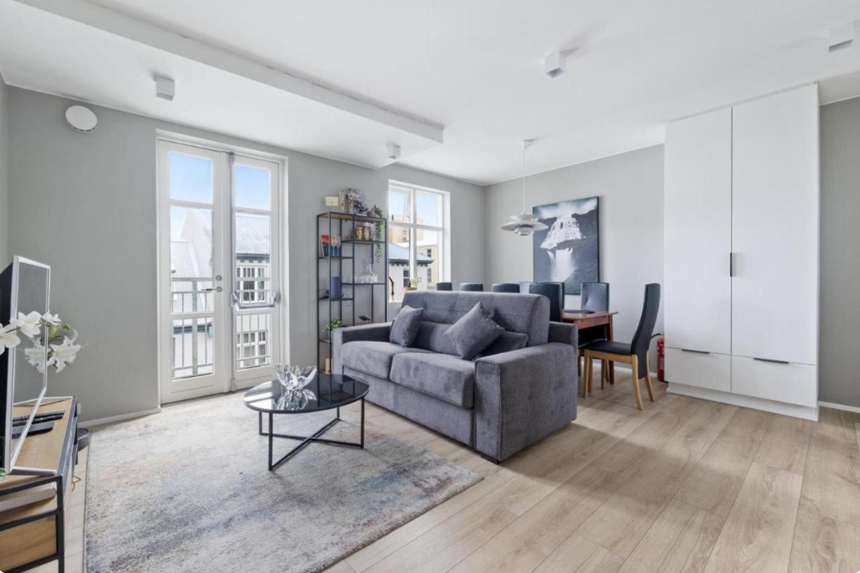 Cheerful Down Town Apartment Reykjavík Eksteriør billede