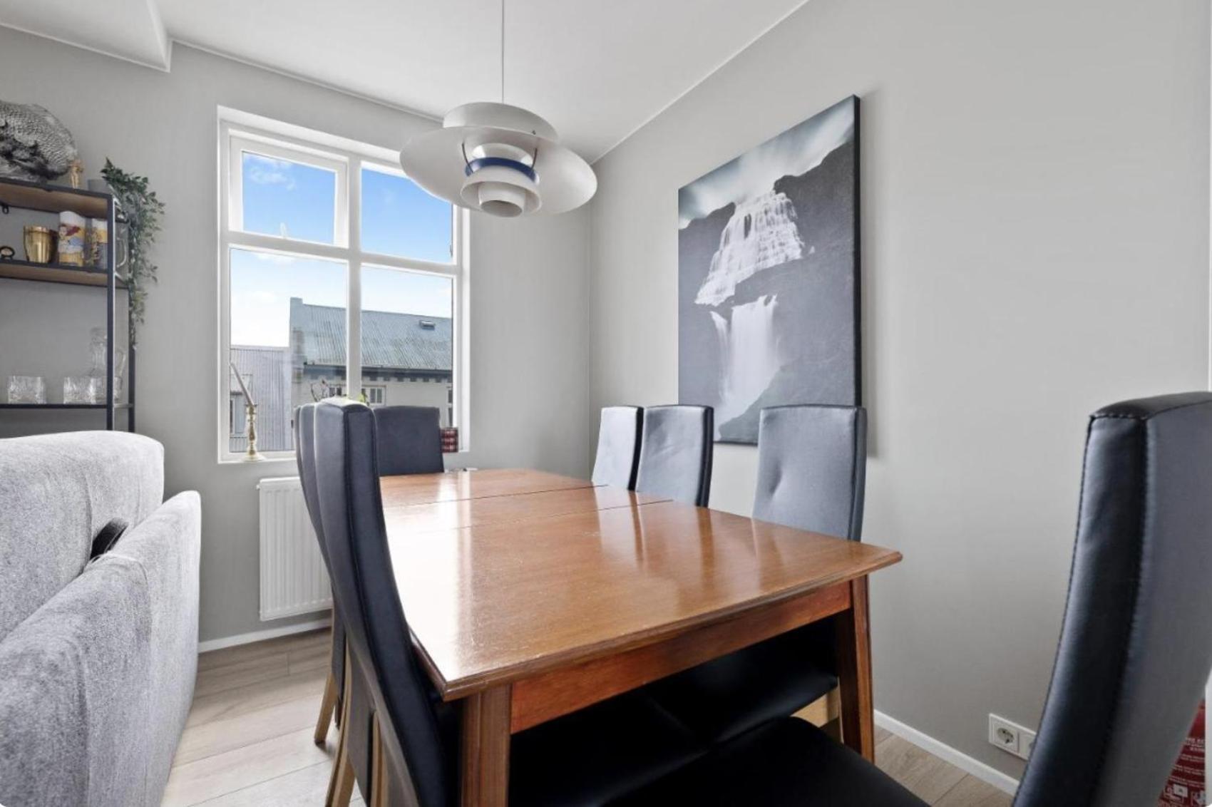 Cheerful Down Town Apartment Reykjavík Eksteriør billede