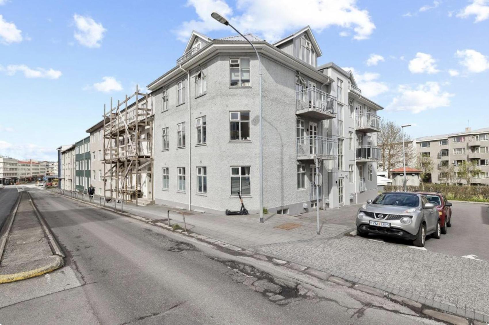 Cheerful Down Town Apartment Reykjavík Eksteriør billede