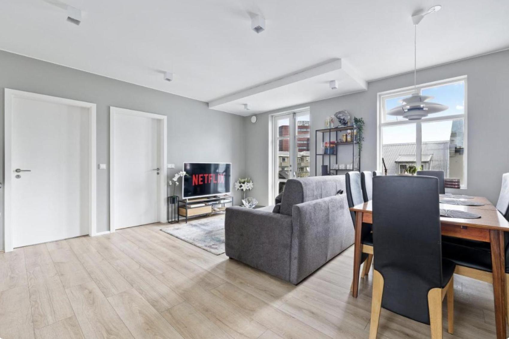 Cheerful Down Town Apartment Reykjavík Eksteriør billede