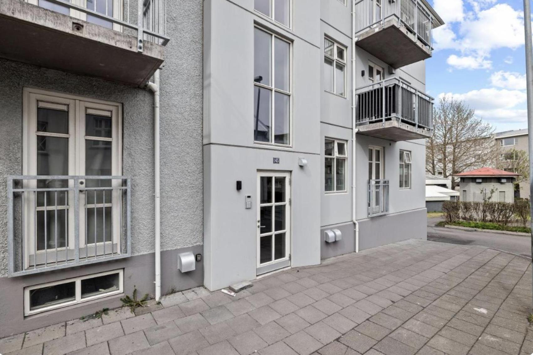 Cheerful Down Town Apartment Reykjavík Eksteriør billede