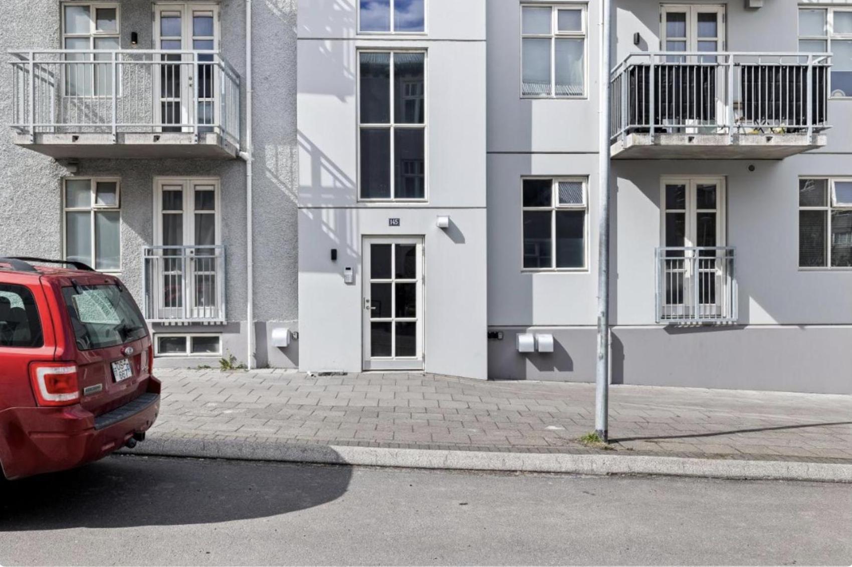 Cheerful Down Town Apartment Reykjavík Eksteriør billede